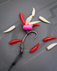 FOX Plovoucí umělé červy FOX Edges Essentials Pop-Up Maggots 20ks