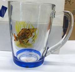 Hrneček skleněný čajový s uchem, kapr