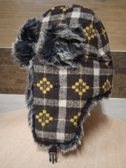 Čepice ušanda s kostkovaným vzorem